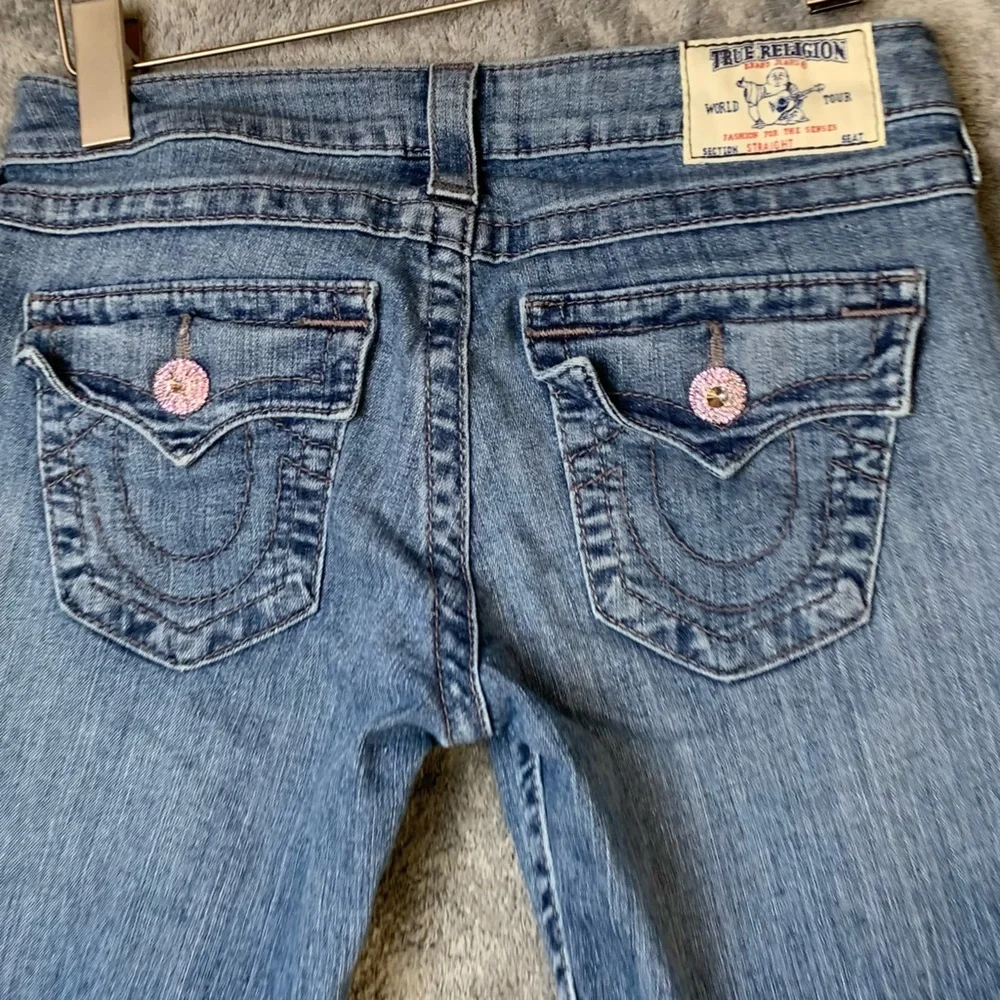 True Religion Straight Leg Low Rise Y2K Medium Wash Pink Rhinestone Buttons S 27 - Picture 5 of 11